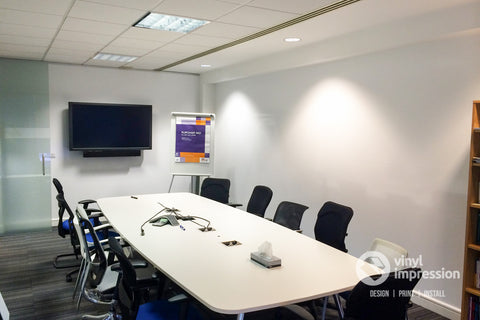 Full wall covering dry wipe